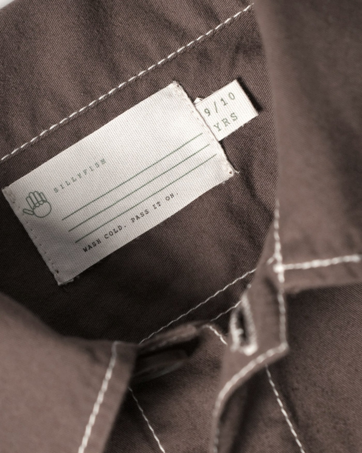 Three lines inside every collar.